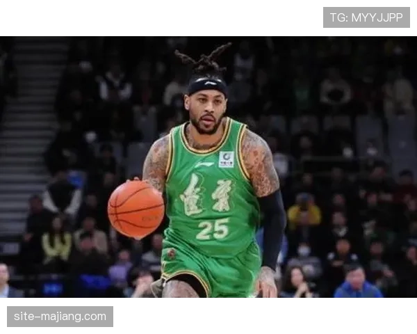 莫兰德篮板保护能力强劲 单场21篮板展现内线统治力 莫兰德篮板保护能力强劲 单场21篮板展现内线统治力